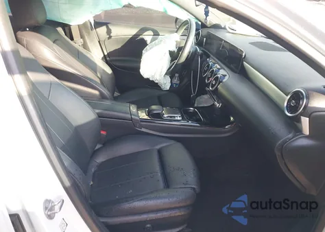 2019 Mercedes-Benz A 220 4Matic z USA, uszkodzony, nr VIN WDD3G4FB9KW024487